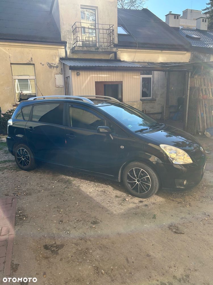 Toyota Corolla Verso 2.2 D-4D Premium - 1