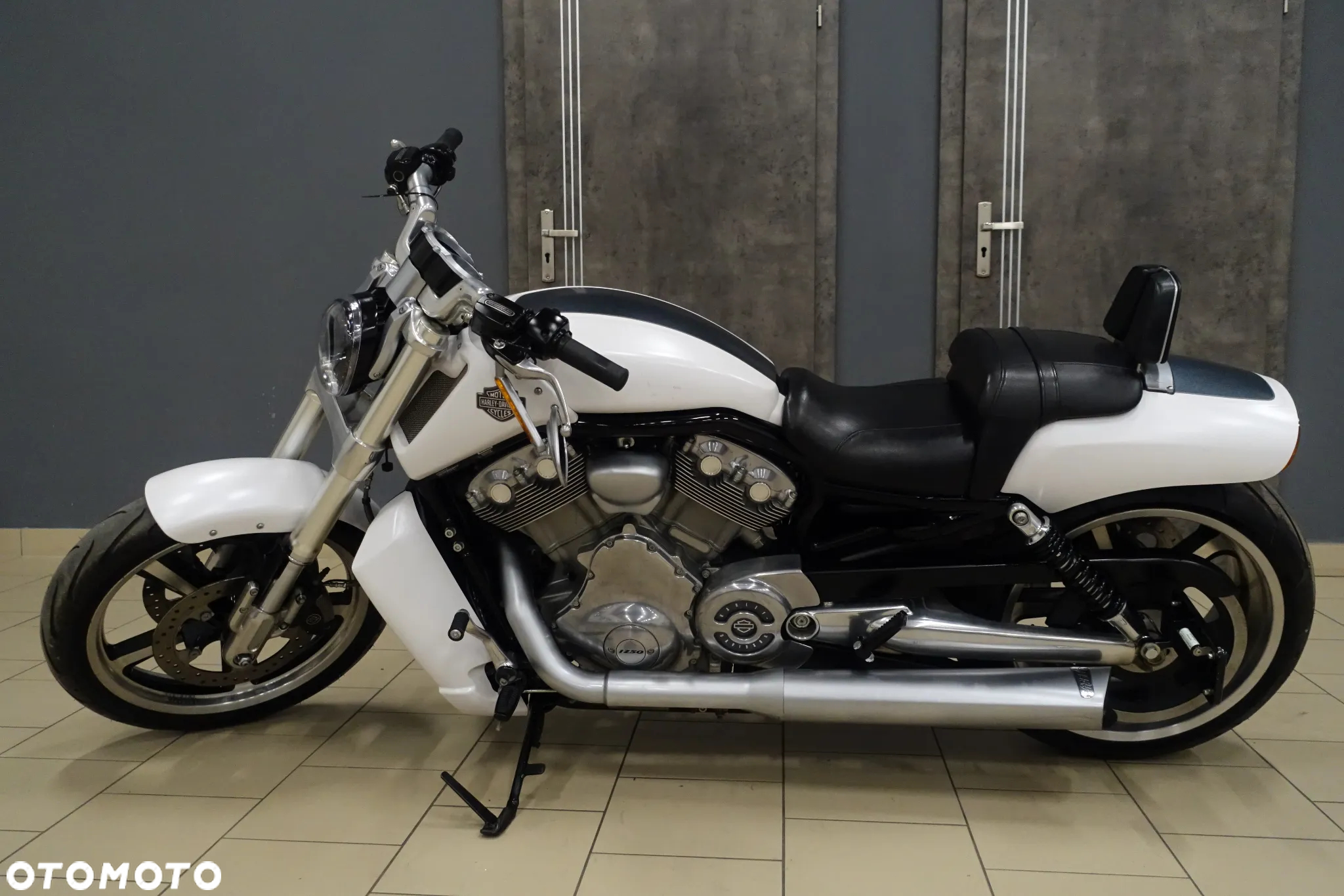 Harley-Davidson V-Rod Muscle - 2