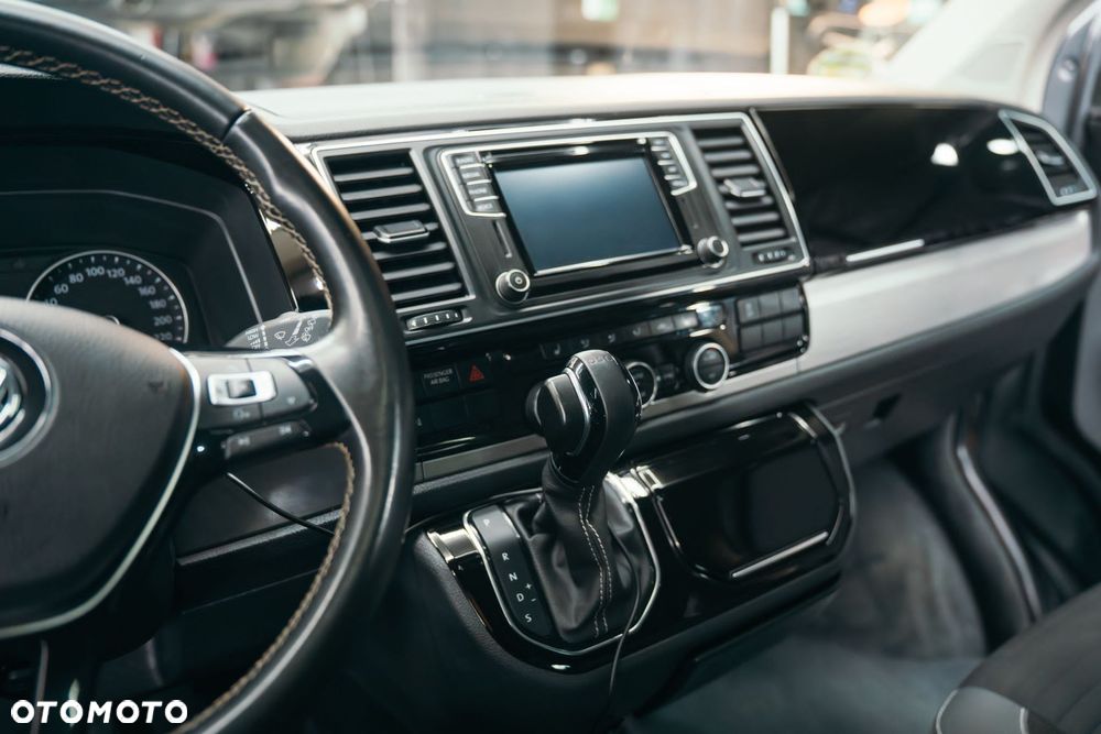 Volkswagen Multivan - 10
