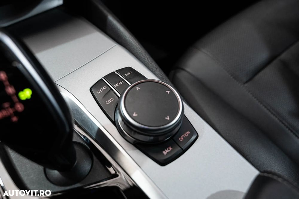 BMW Seria 5 520d Aut. Luxury Line - 17