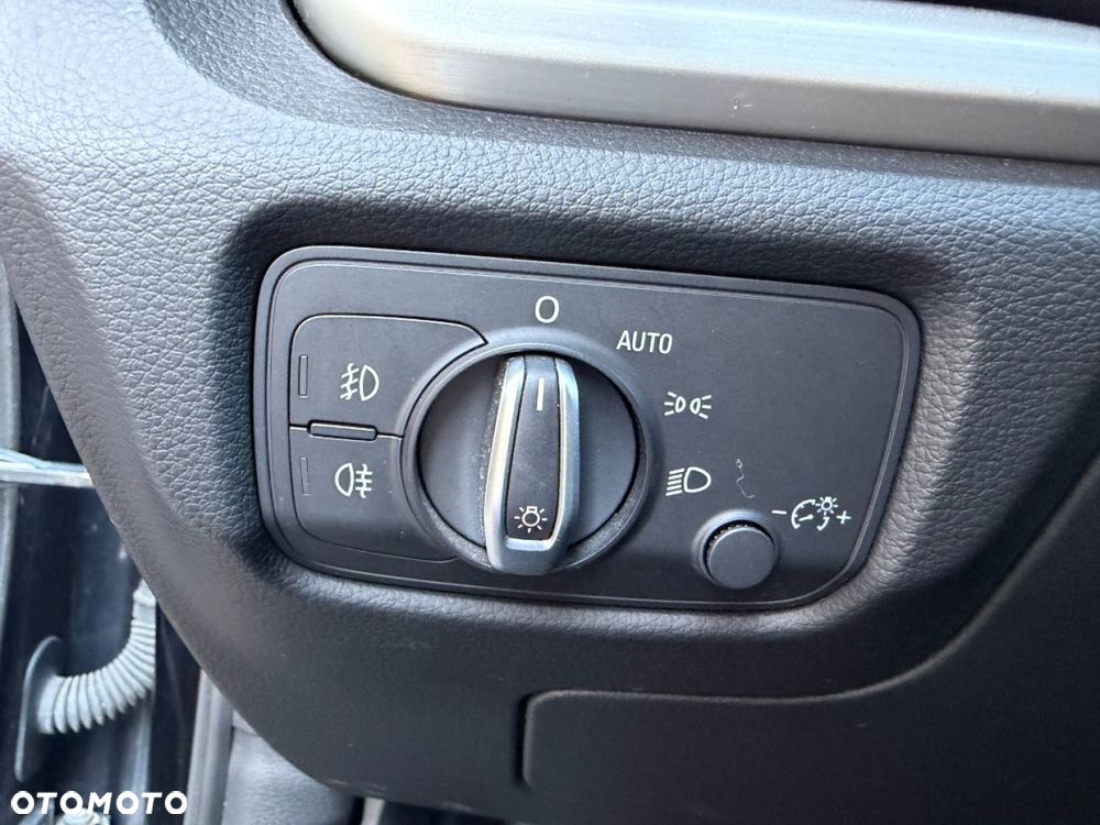 Audi A3 Sportback 2.0 TDI S tronic Ambiente - 25
