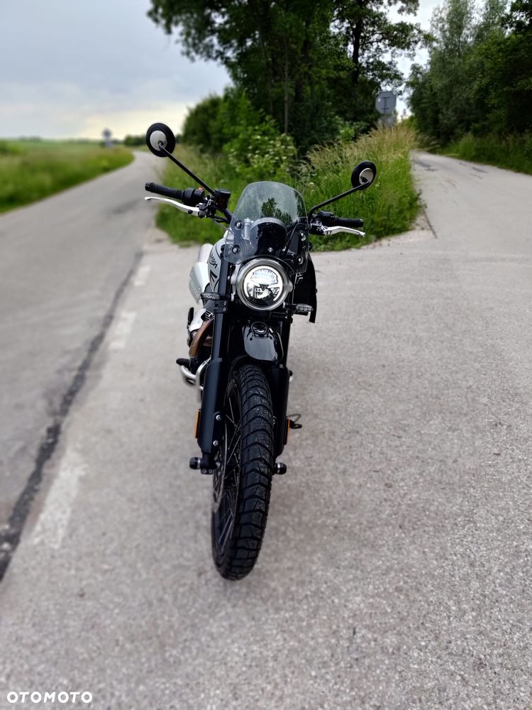 Triumph Scrambler - 8