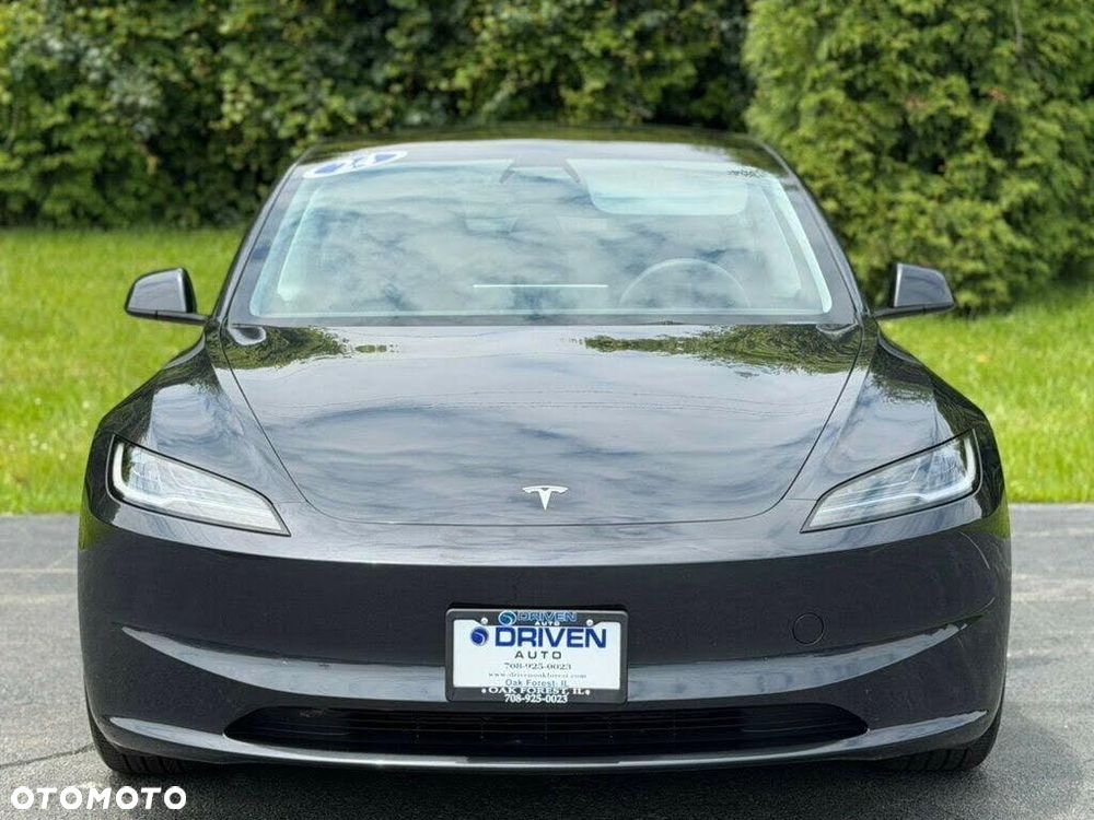 Tesla Model 3 Langstreckenbatterie Allradantrieb Dual Motor - 10