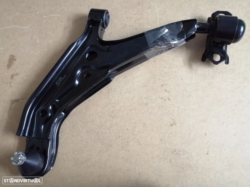 Braço / Braços de Suspensão - Nissan Primera - 2