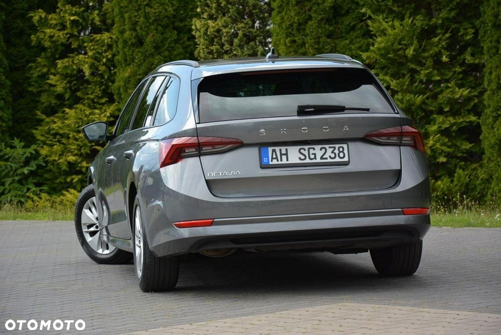 Skoda Octavia 2.0 TDI Selection DSG - 6
