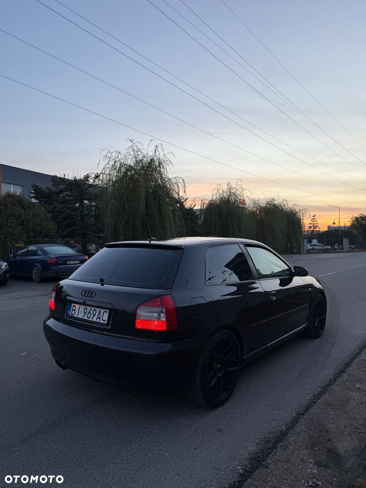 Audi A3 3-drzwiowe 1.8T Ambiente - 2