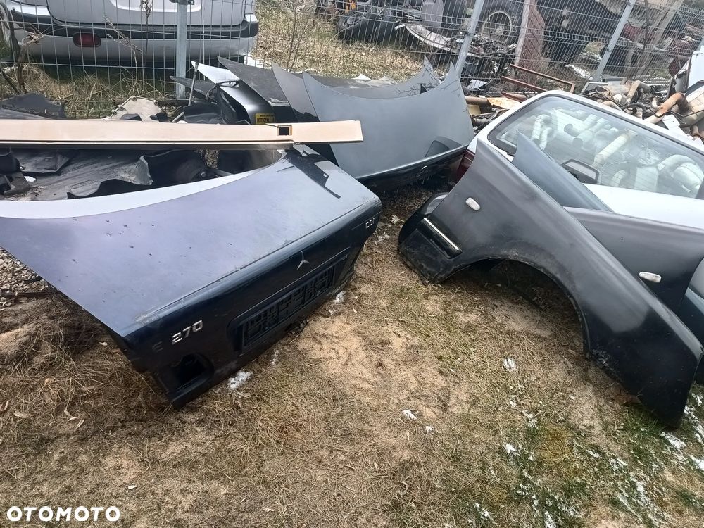 Klapa maska zderzak chłodnica Mercedes W210 e klasa - 16