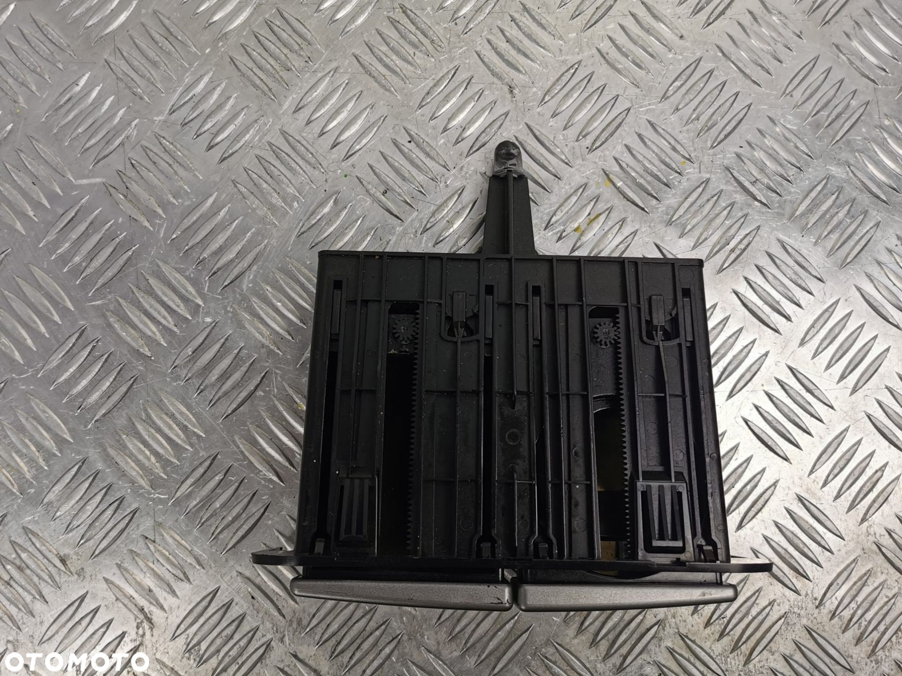 Uchwyt Na Napoje , Cupholder Alfa Romeo 147  7352990590 - 5