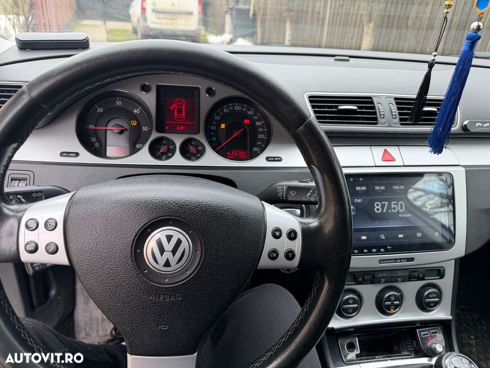 Volkswagen Passat 2.0 TDI Comfortline DPF 4Motion - 8