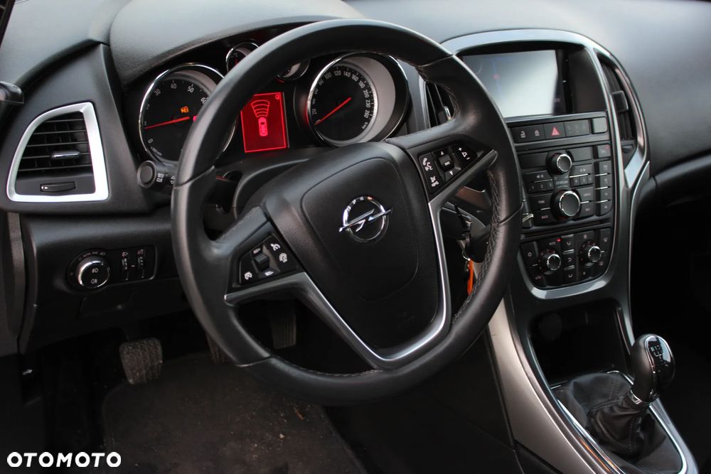 Opel Astra 1.4 T Cosmo S&S - 13