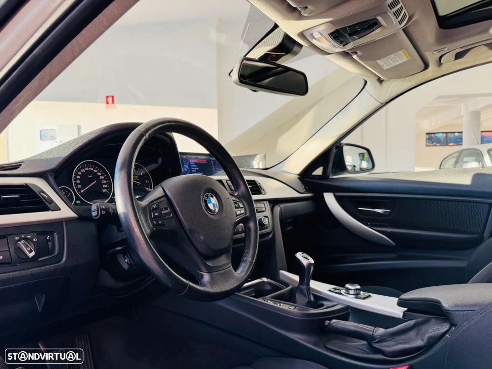 BMW 320 d Sport Line - 22