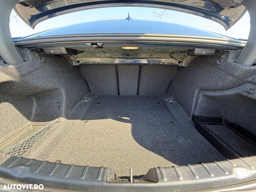 BMW Seria 3 330i xDrive AT Luxury Line - 19