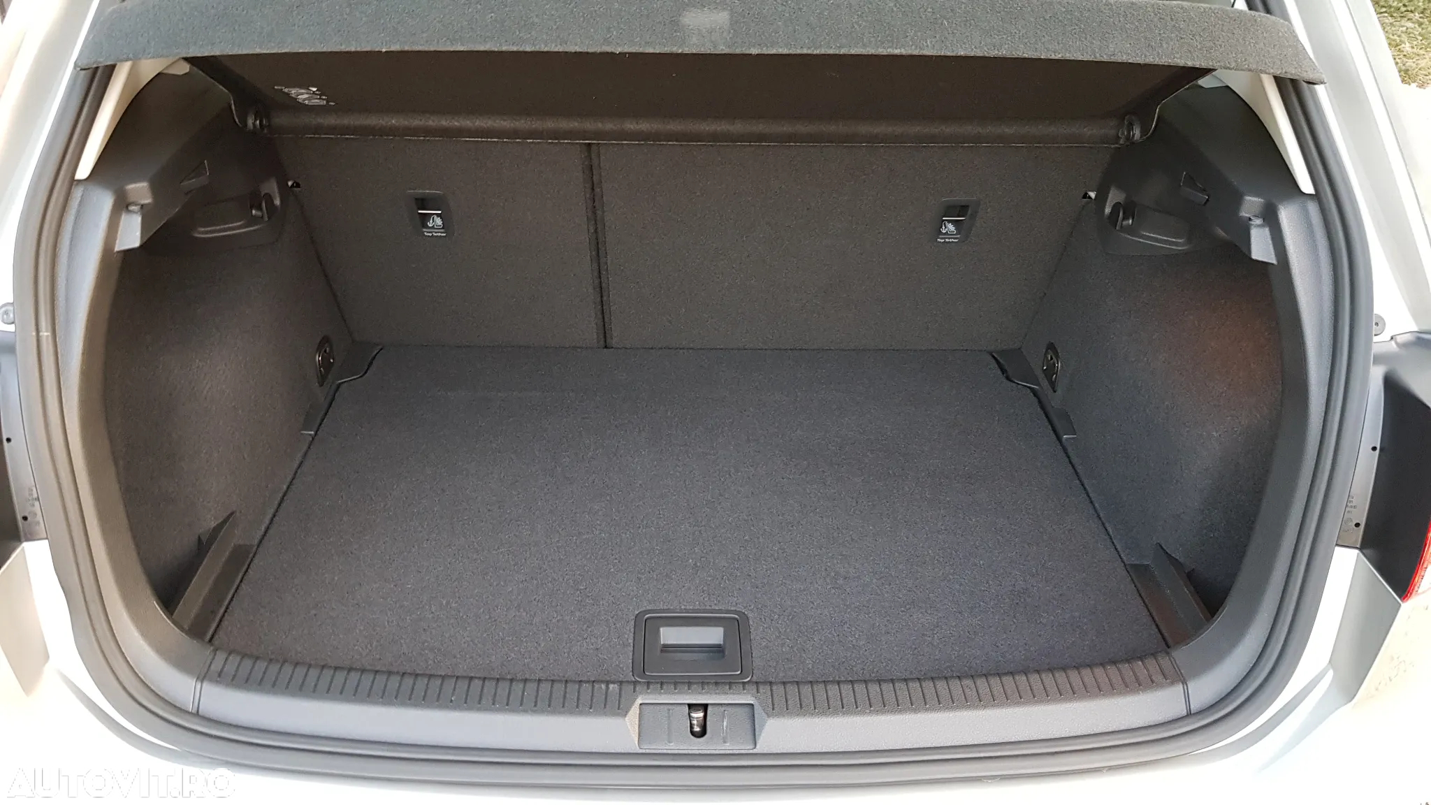 Volkswagen Golf - 8