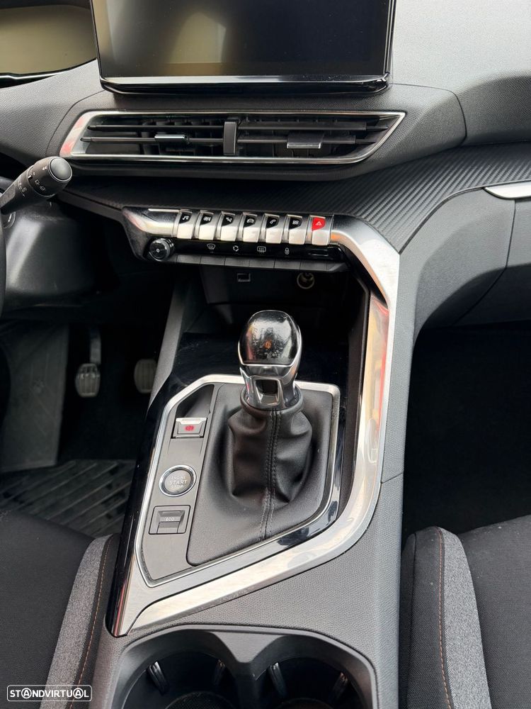 Peugeot 3008 1.2 PureTech Active Pack - 16