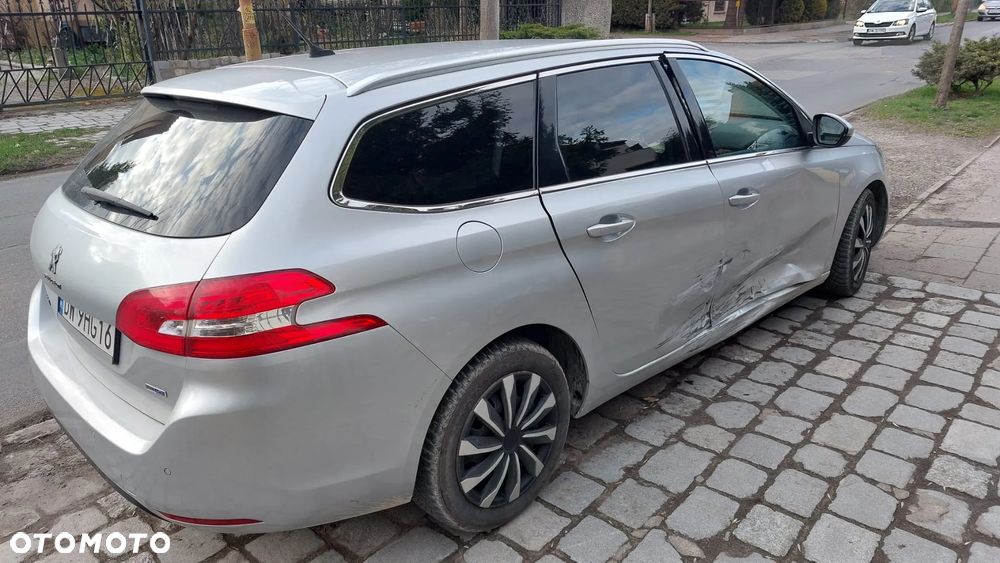 Peugeot 308 2.0 Blue HDi Allure S&S - 5