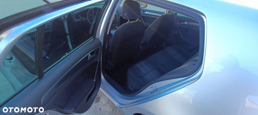 Volkswagen Golf 2.0 BlueTDI DSG Comfortline - 12