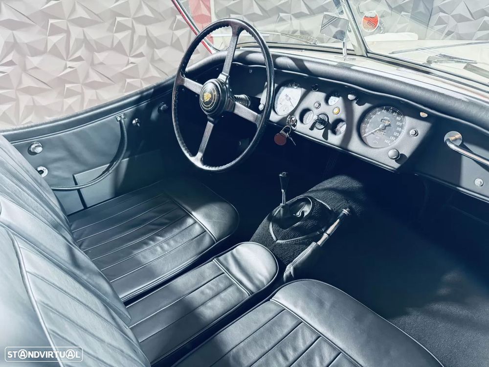 Jaguar XK140 - 29