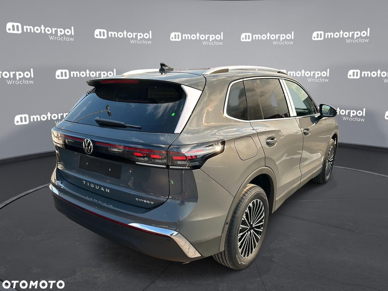 Volkswagen Tiguan - 10