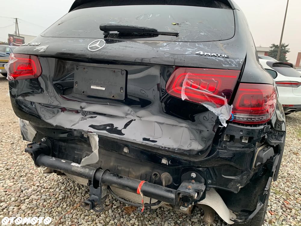 Mercedes-Benz GLC 300 4Matic 9G-TRONIC AMG Line Advanced - 4