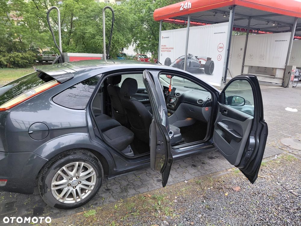 Ford Focus 1.8 TDCi Ghia - 18