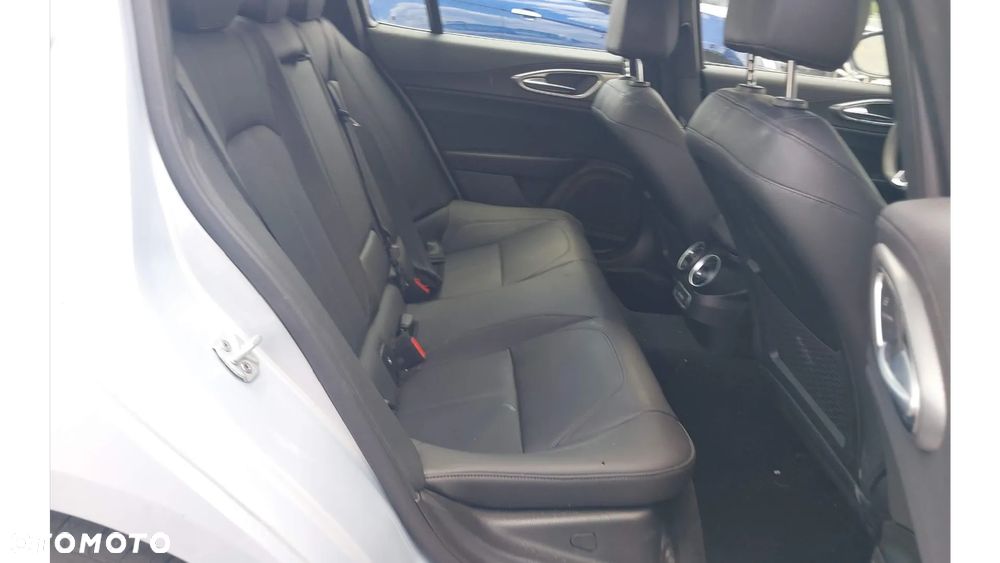 Alfa Romeo Giulia 2.0 Turbo Veloce - 7