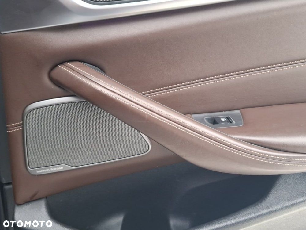 BMW Seria 5 530d Luxury Line - 22