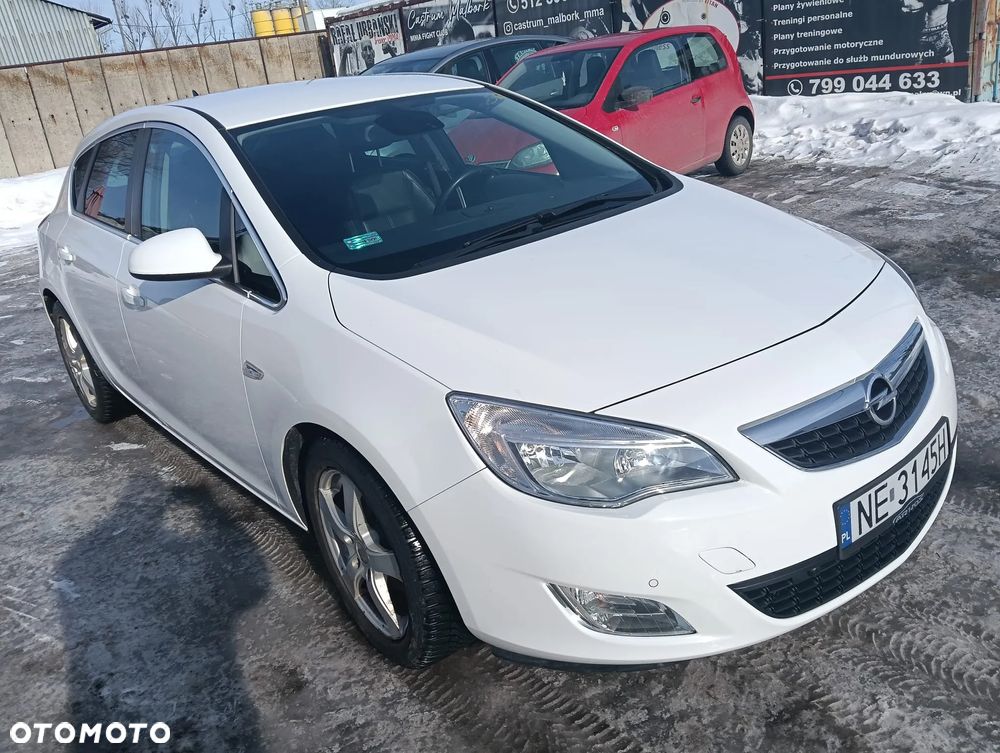 Opel Astra 1.7 CDTI DPF Cosmo - 1