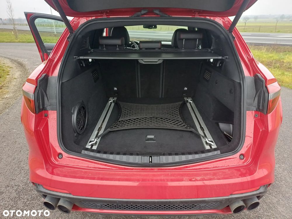 Alfa Romeo Stelvio V6 2.9 Bi-Turbo AT8-Q4 Quadrifoglio - 32