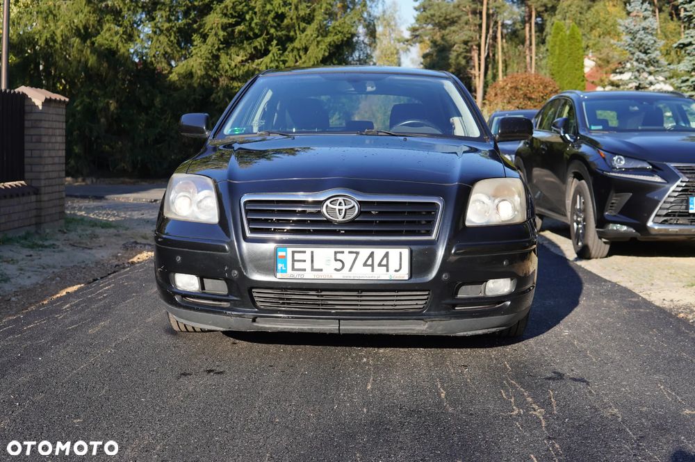 Toyota Avensis 2.0 VVT-i High - 16