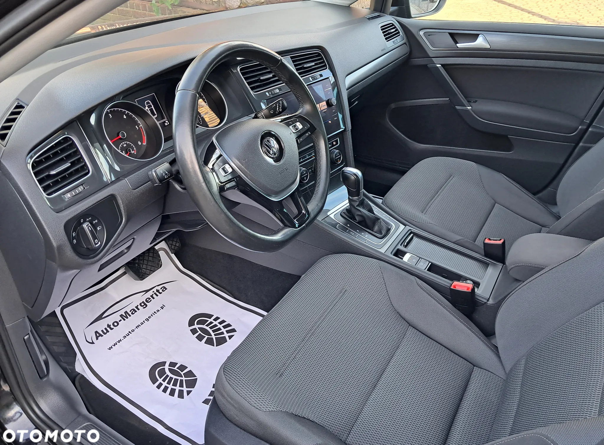 Volkswagen Golf 1.6 TDI SCR DSG Comfortline - 15