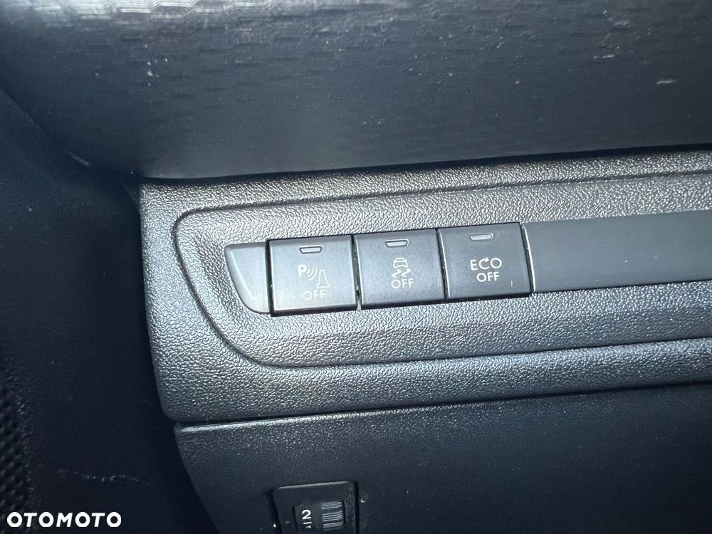 Peugeot 2008 1.6 BlueHDi Allure - 13