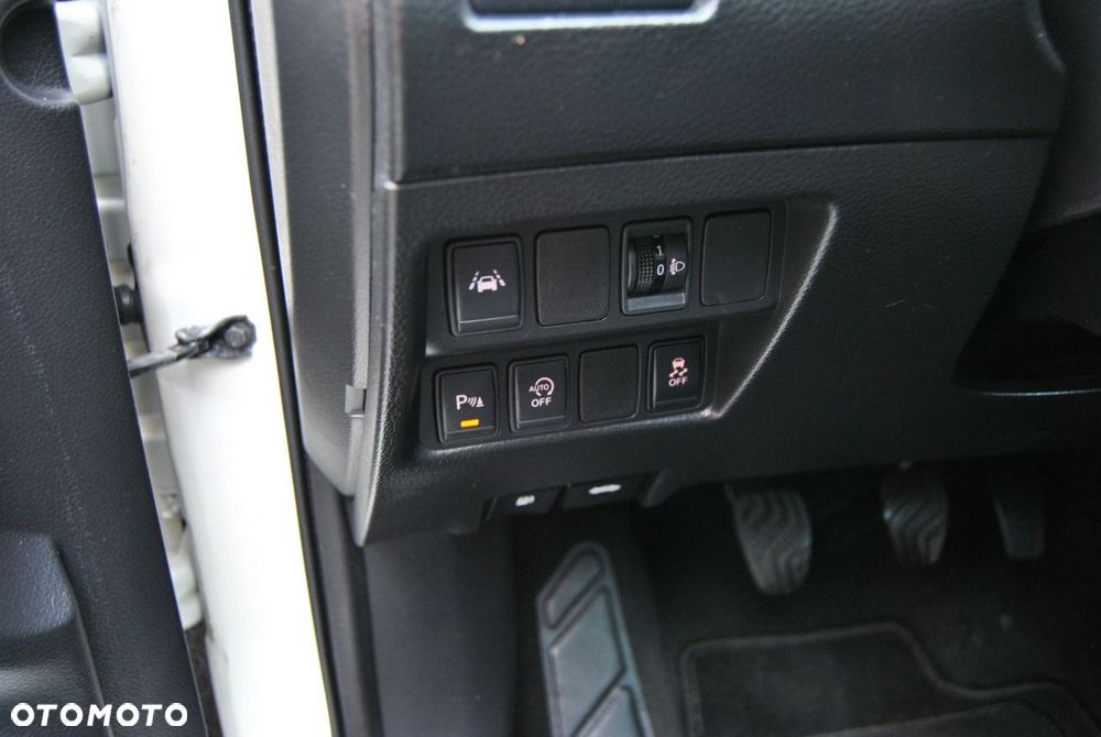 Nissan Qashqai 1.5 dCi TEKNA - 16