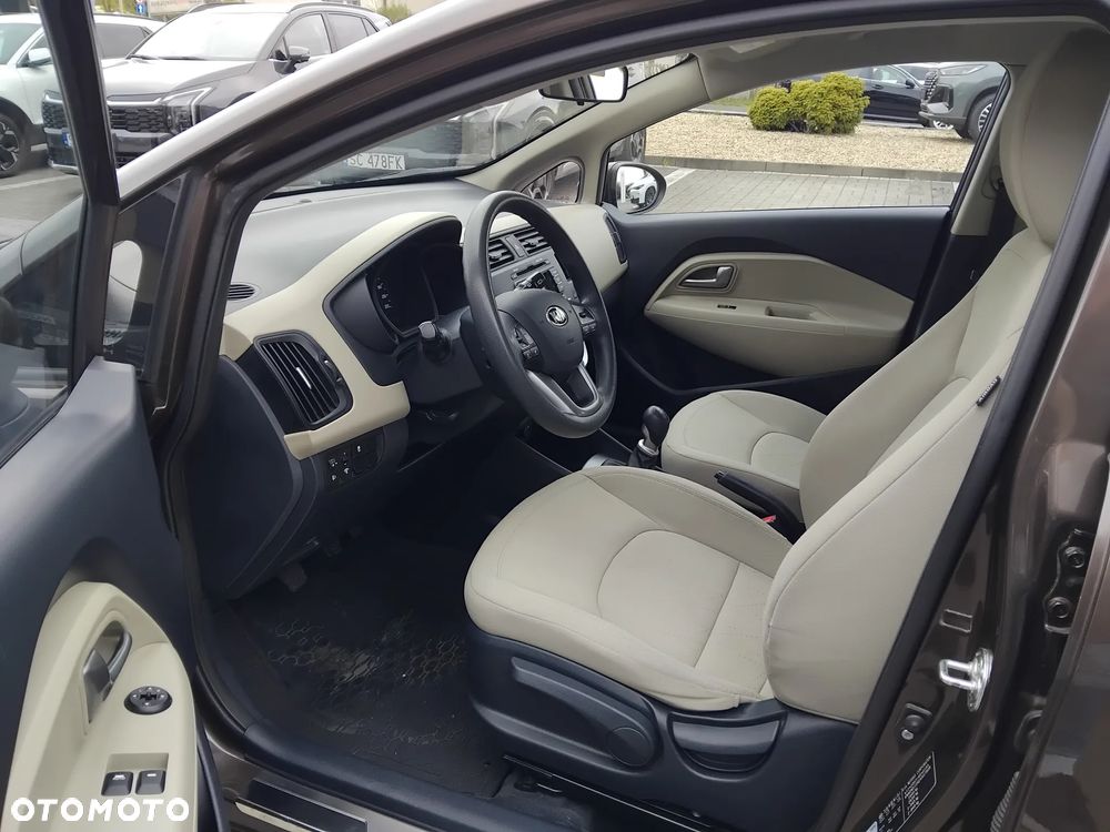 Kia Rio 1.4 L - 18