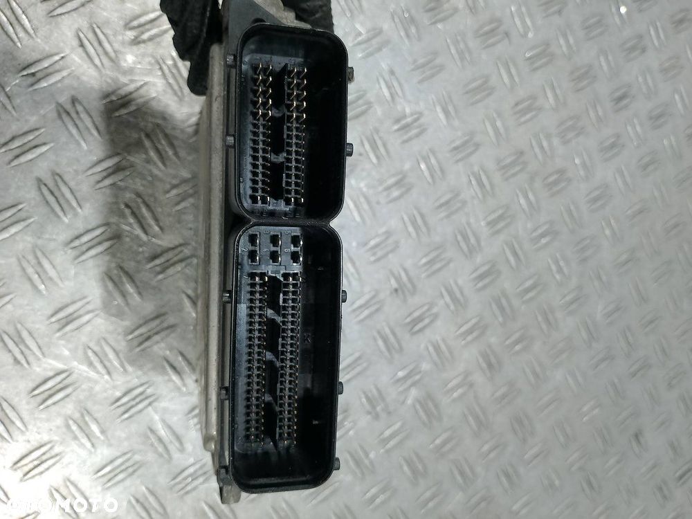 KOMPUTER, STEROWNIK ALFA ROMEO GT 00551950240 0261S01032  MED711A018 - 3