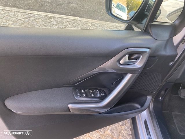 Peugeot 2008 1.2 PureTech Style - 11