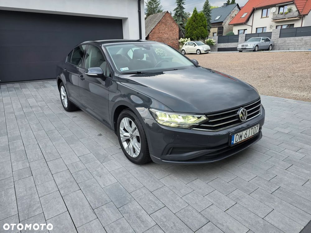 Volkswagen Passat - 10
