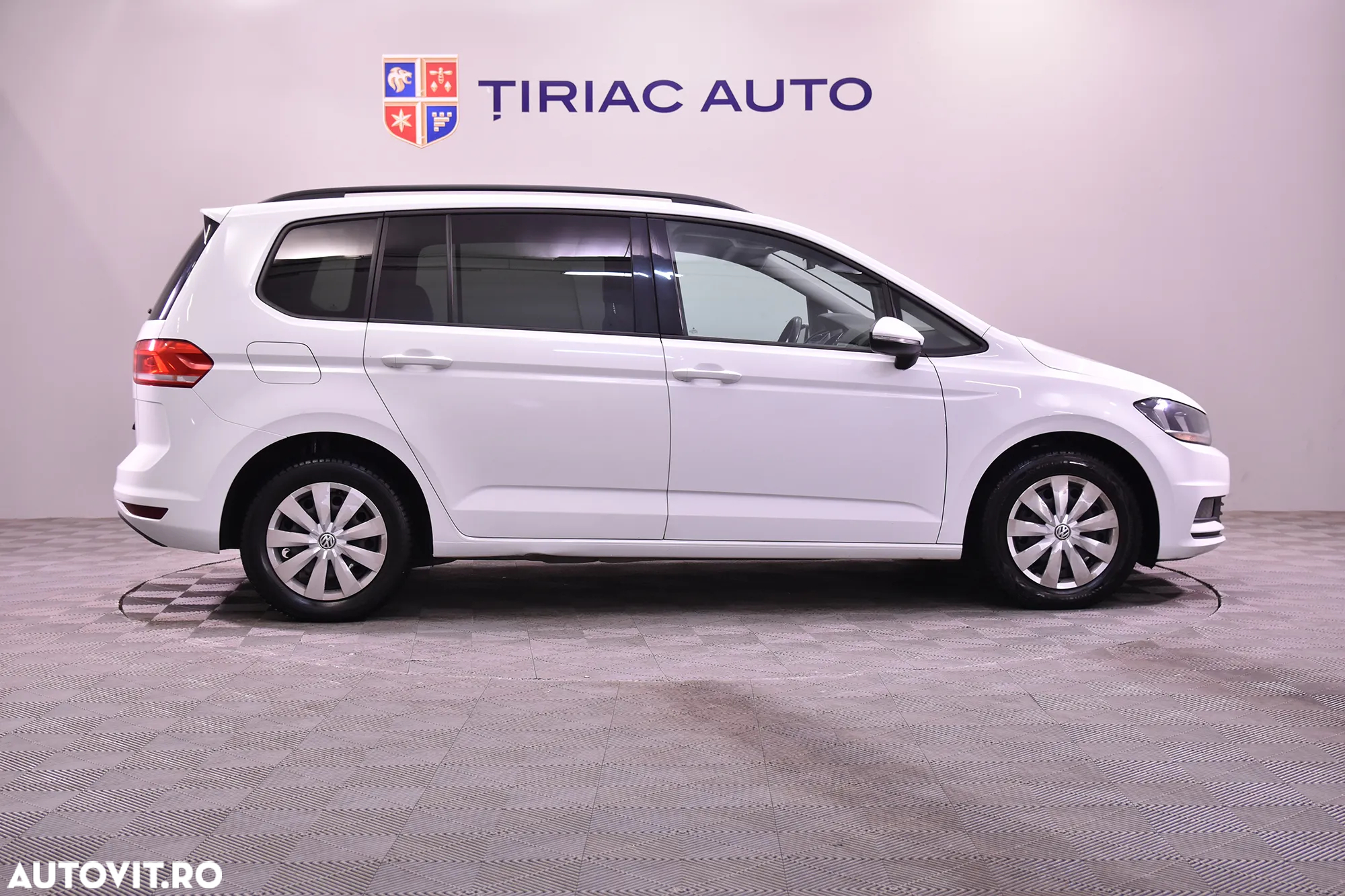 Volkswagen Touran - 6