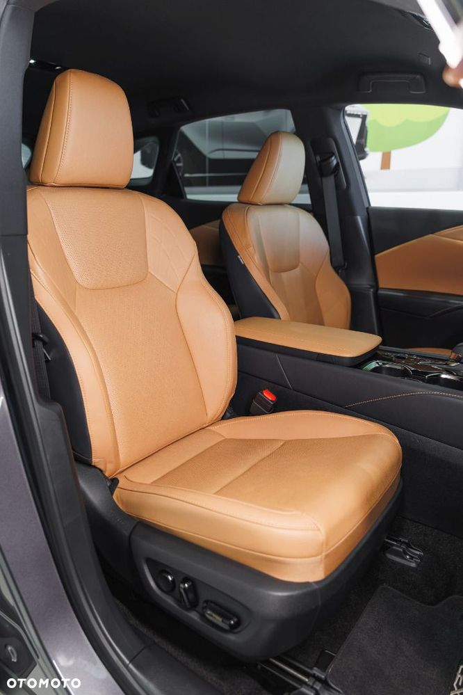 Lexus RX - 11