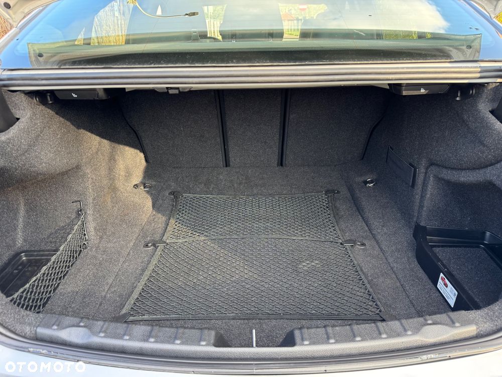 BMW Seria 3 328i xDrive Sport Line - 19