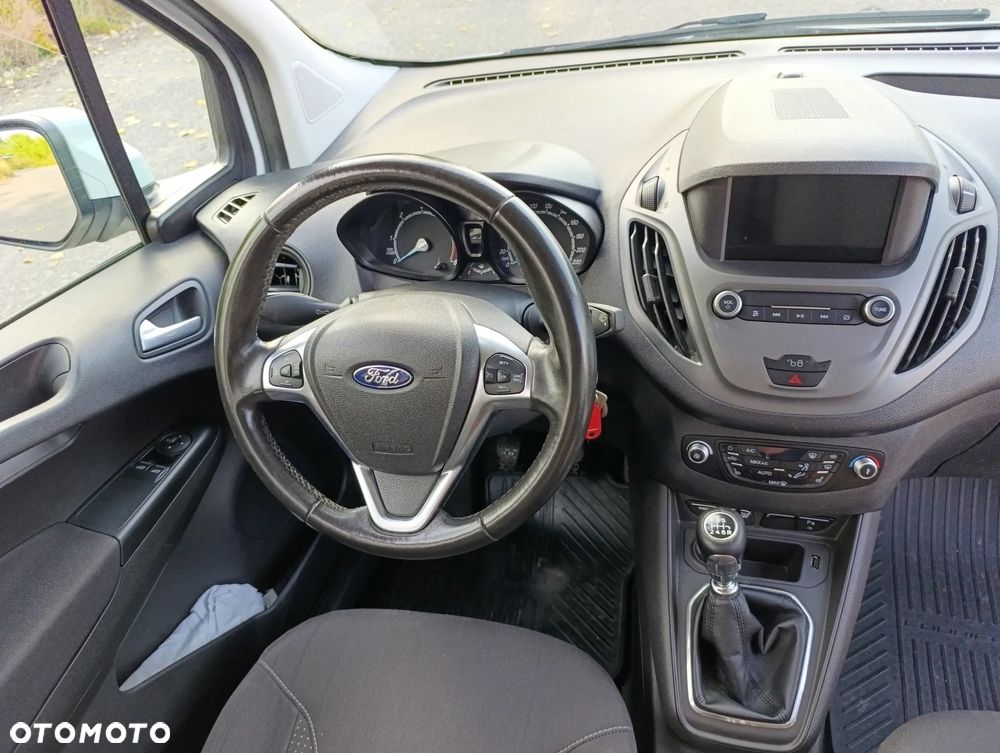 Ford Transit Courier - 15