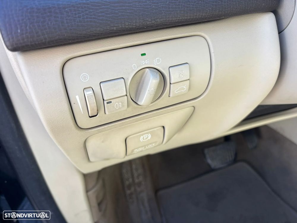 Volvo XC 60 2.0 D3 R-Design Geartronic - 18