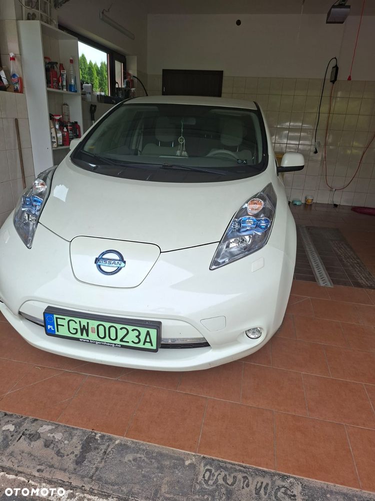 Nissan Leaf 24 kWh (mit Batterie) Visia + - 1