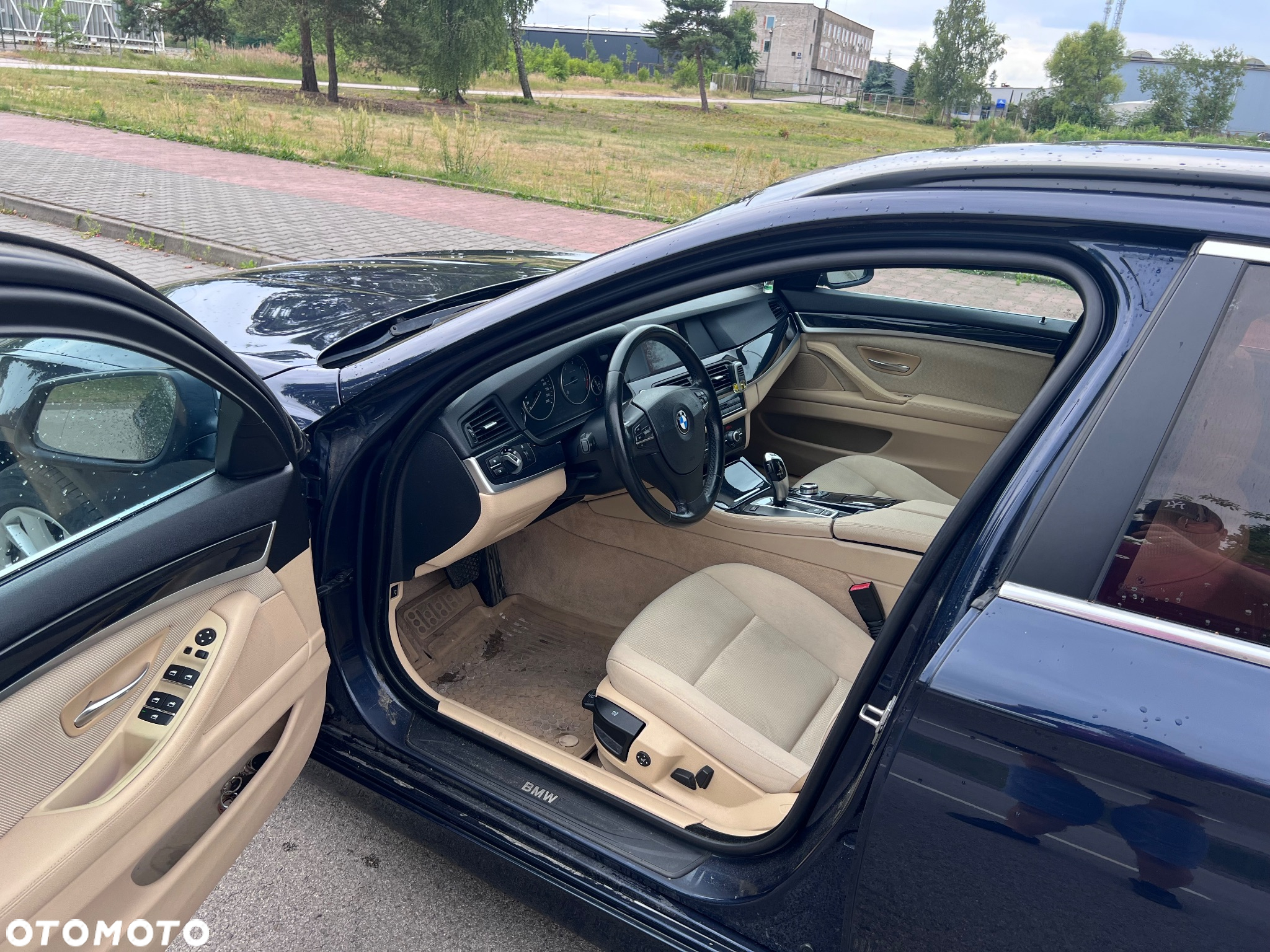 BMW Seria 5 525d Touring - 10