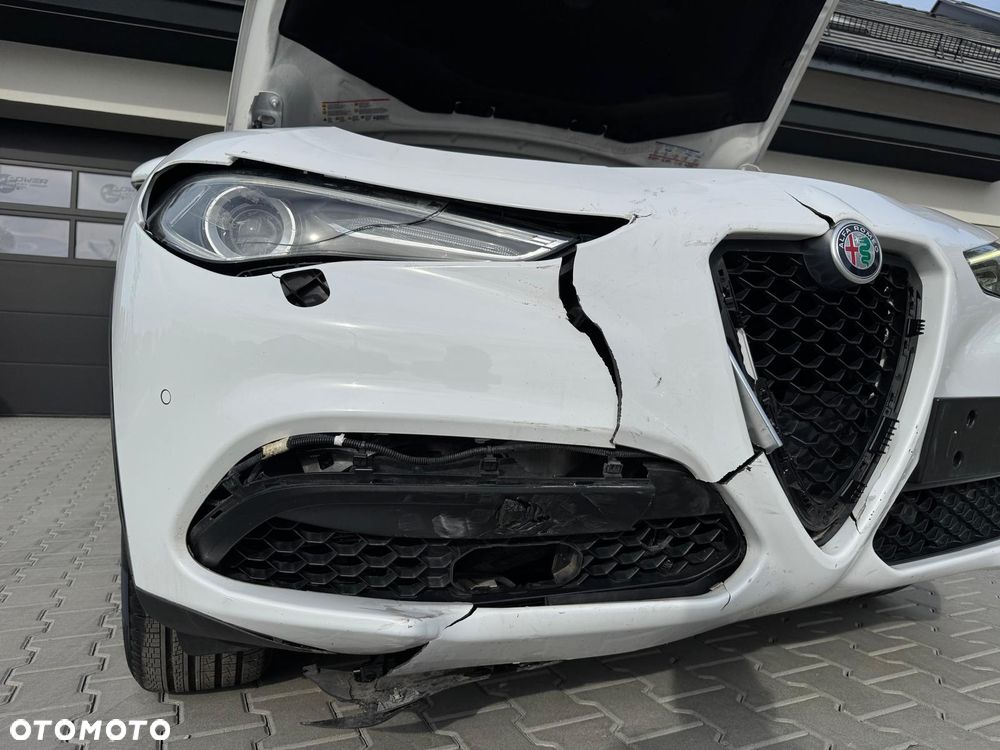 Alfa Romeo Stelvio 2.0 Turbo 16V AT8-Q4 Veloce Ti - 31