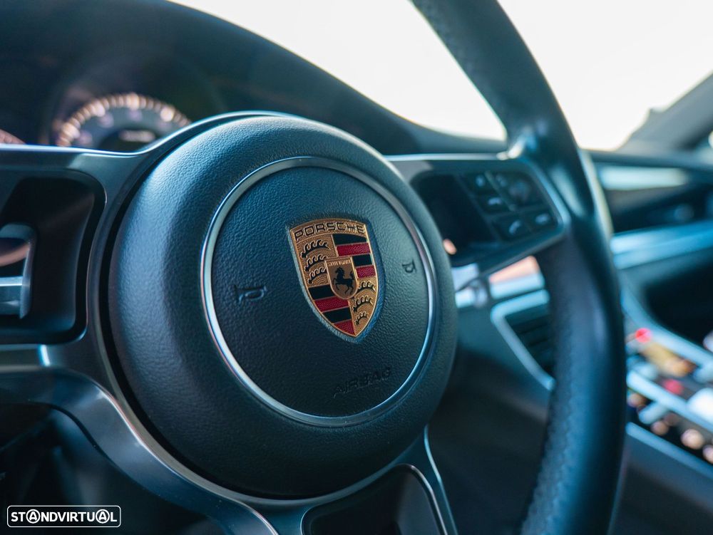 Porsche Panamera 4 Executive - 18