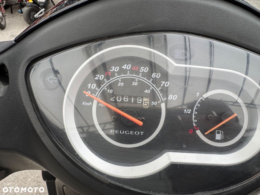 Peugeot Tweet - 9