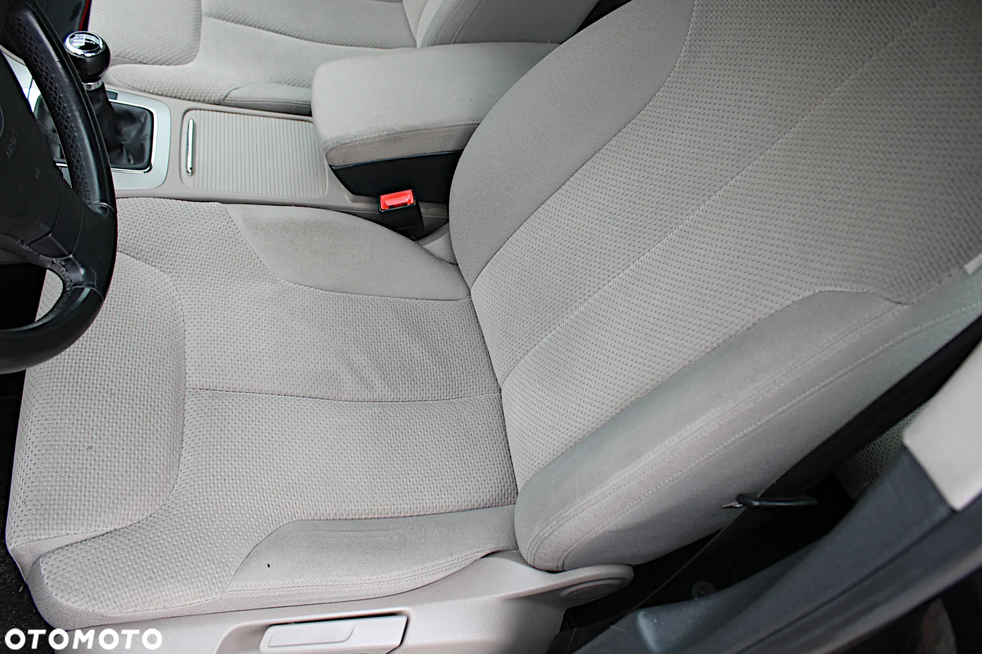 Volkswagen Passat 2.0 TDI DPF Sportline - 23