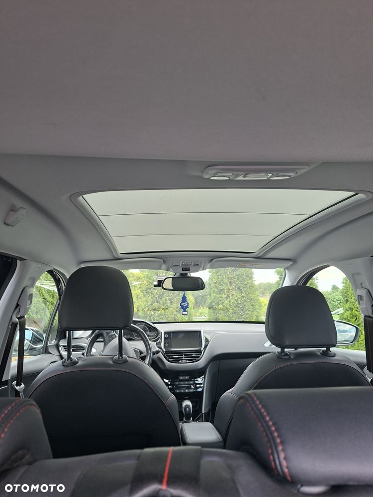 Peugeot 2008 - 8