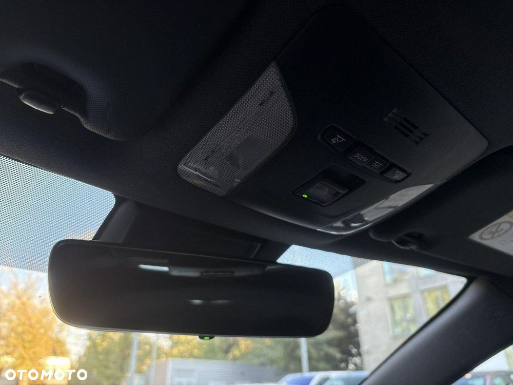 Toyota Corolla 1.8 Hybrid Comfort - 29