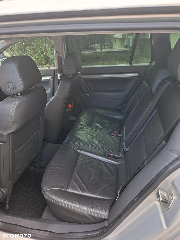 Opel Vectra 1.9 CDTI Cosmo - 11
